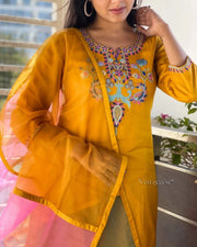 Thursday Ethnic Ladies Suit