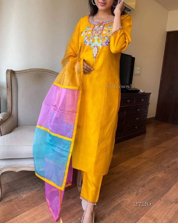 Thursday Ethnic Ladies Suit