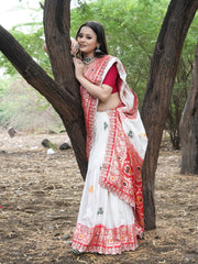 Muslin Viscose Saree with Minakari Floral Weaving