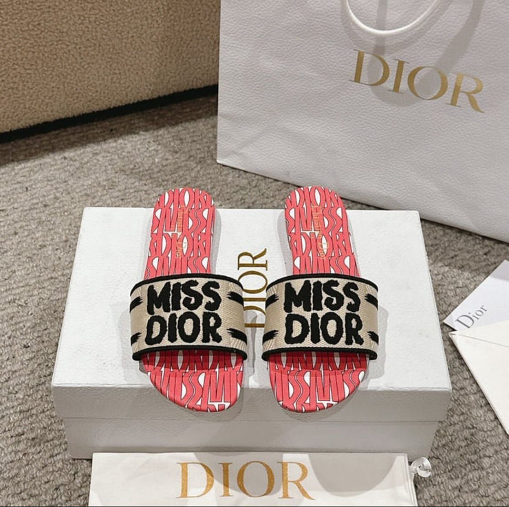 DIOR FLATS