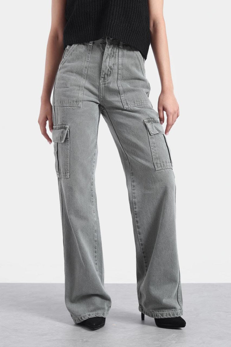 WOMAN CARGO POCKET JEANS