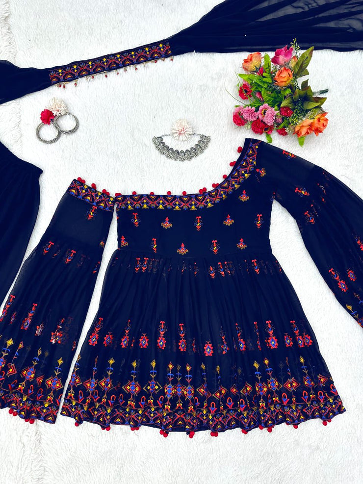 NEW ETHNIC DESIGN SET WITH CONTEMPORARY LOOKS