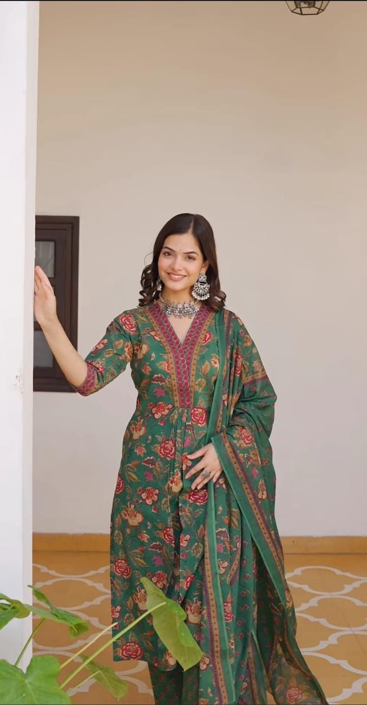 Charming Green Floral Print Suit Set